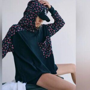 NWT FP Movement Hot Shot Printed Hooded Layer